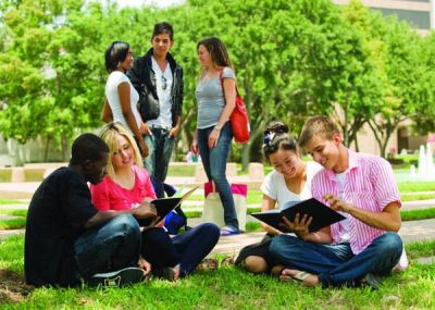 Du học Úc - Lợi thế của hơn 330 chương trình đại học – Monash University